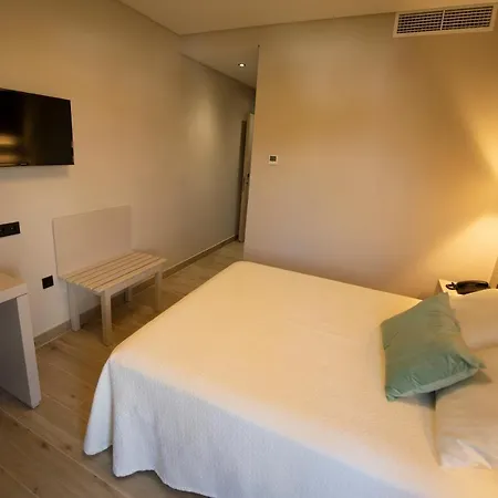Y Diufain 3* Коніль-де-ла-Фронтера
