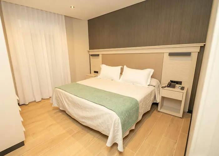 Y Diufain Hotel Conil De La Frontera