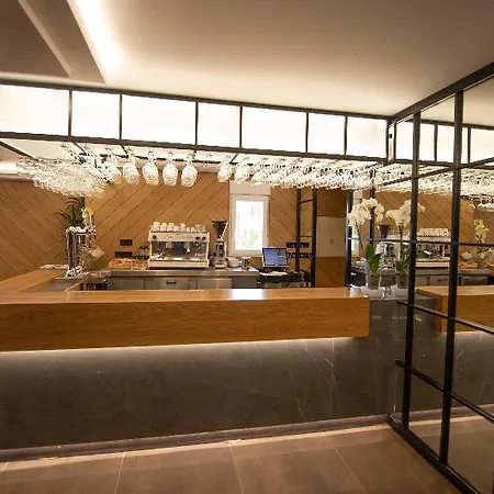 Y Diufain Hotel 3*