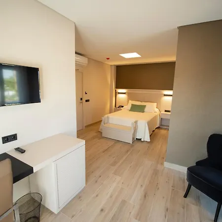 Y Diufain Hotel 3*